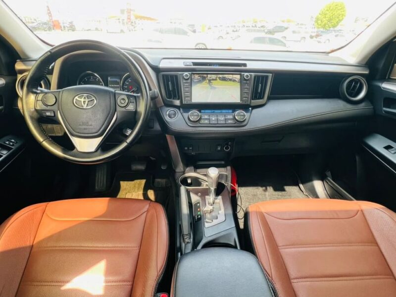 2017 Toyota RAV 4 VX 2.5 Litres 4 Cylinders Petrol Engine White Brown SUV GCC Specs