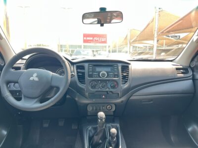 2020 Mitsubishi L200 2.4 Litres 4 Cylinders Petrol Engine Silver Grey Pickup Truck Manual