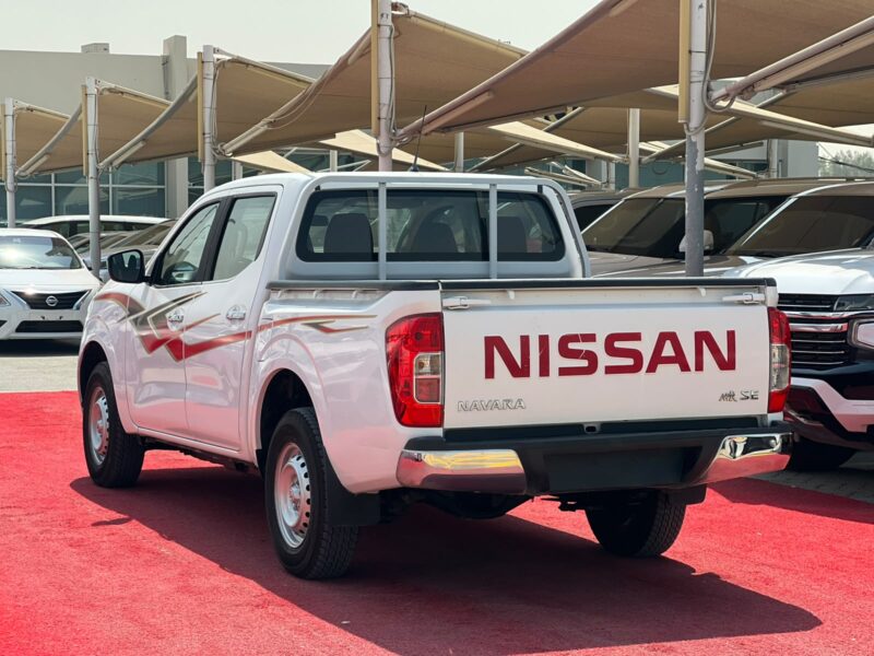 2020 Nissan Navara 4X2 2.5 Litres 4 Cylinders Petrol Engine White Red Pickup Truck Automatic