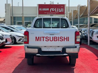 2020 Mitsubishi L200 2.4 Litres 4 Cylinders Petrol Engine Silver Grey Pickup Truck Manual