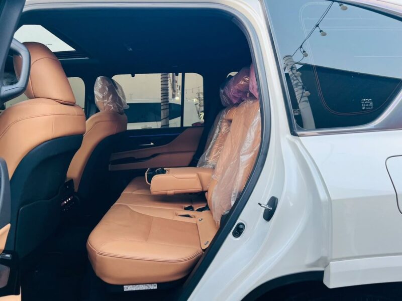 2024 Lexus LX600 PRESTIGE 3.5L TWIN TURBO 6 Cylinders Petrol Engine White Tan SUV GCC