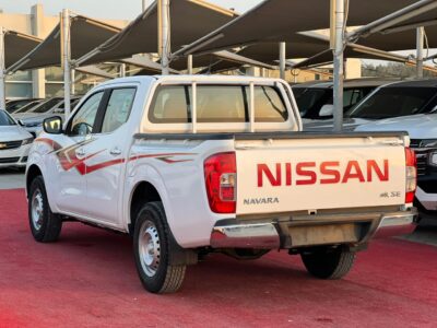 2020 Nissan Navara 4X2 Automatic 2.5 Litres 4 Cylinders Petrol Engine White Red Pickup Truck