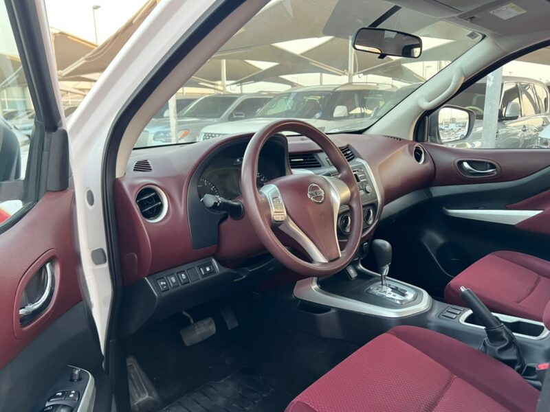 2020 Nissan Navara 4X4 2.5L 4 Cylinders Petrol Engine White Red Pickup Truck Automatic