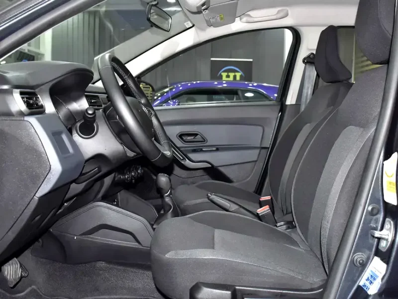 2025 Renault Duster Comfort 4 Cylinders Petrol Engine Grey Black SUV GCC Specs