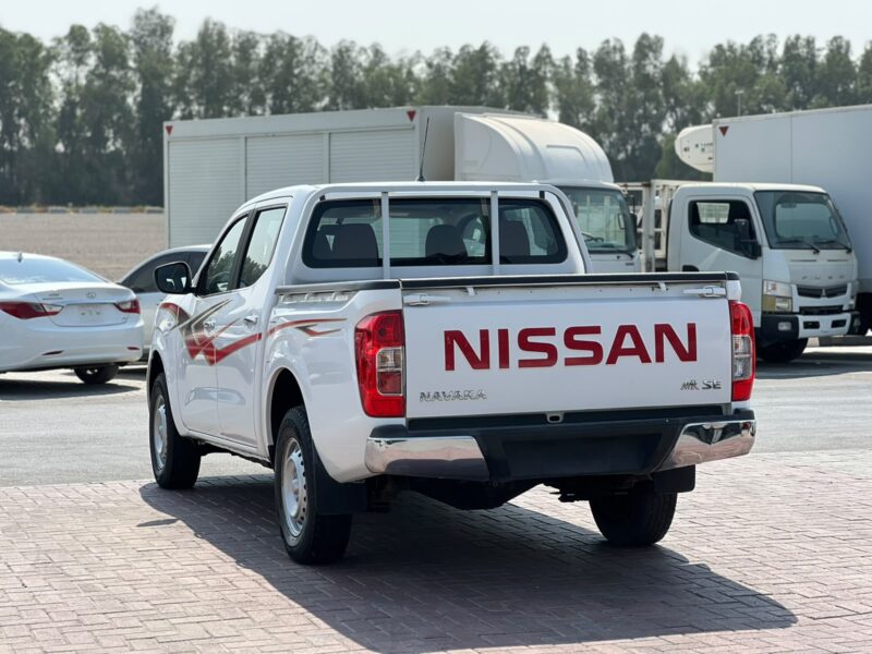 2020 Nissan Navara 4X2 2.5L 4 Cylinders Petrol Engine White Red Pickup Truck Automatic GCC