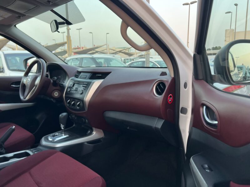 2020 Nissan Navara 4X4 2.5L 4 Cylinders Petrol Engine White Red Pickup Truck Automatic
