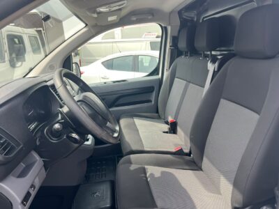 2023 Peugeot Expert Automatic 2.0 Litres 4 Cylinders Diesel Engine White Grey Van GCC