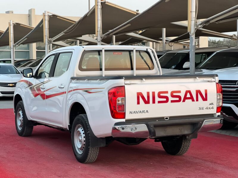 2020 Nissan Navara 4X4 2.5L 4 Cylinders Petrol Engine White Red Pickup Truck Automatic