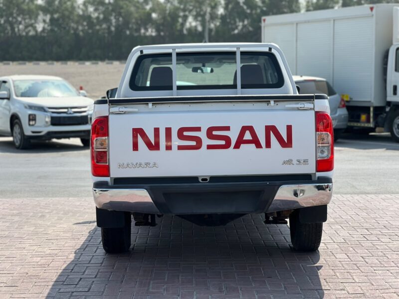2020 Nissan Navara 4X2 2.5L 4 Cylinders Petrol Engine White Red Pickup Truck Automatic GCC