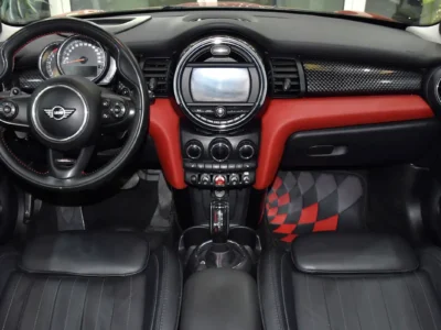 2019 MINI Cooper Cooper S 4 Cylinders Petrol Engine Red Black Hatchback GCC Specs