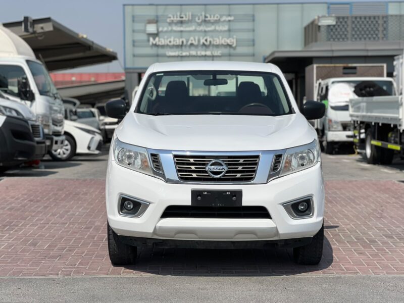 2020 Nissan Navara 4X2 2.5L 4 Cylinders Petrol Engine White Red Pickup Truck Automatic GCC