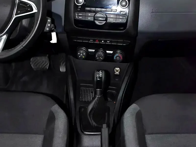 2025 Renault Duster Comfort 4 Cylinders Petrol Engine Grey Black SUV GCC Specs