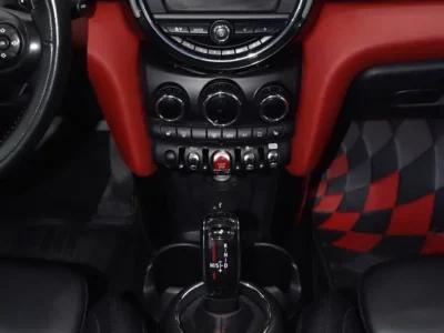 2019 MINI Cooper Cooper S 4 Cylinders Petrol Engine Red Black Hatchback GCC Specs