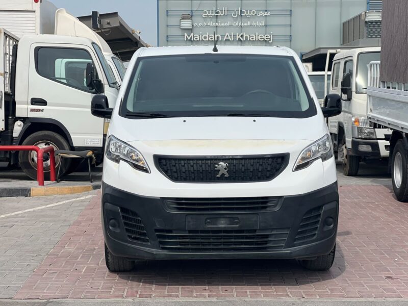 2023 Peugeot Expert Automatic 2.0 Litres 4 Cylinders Diesel Engine White Grey Van GCC