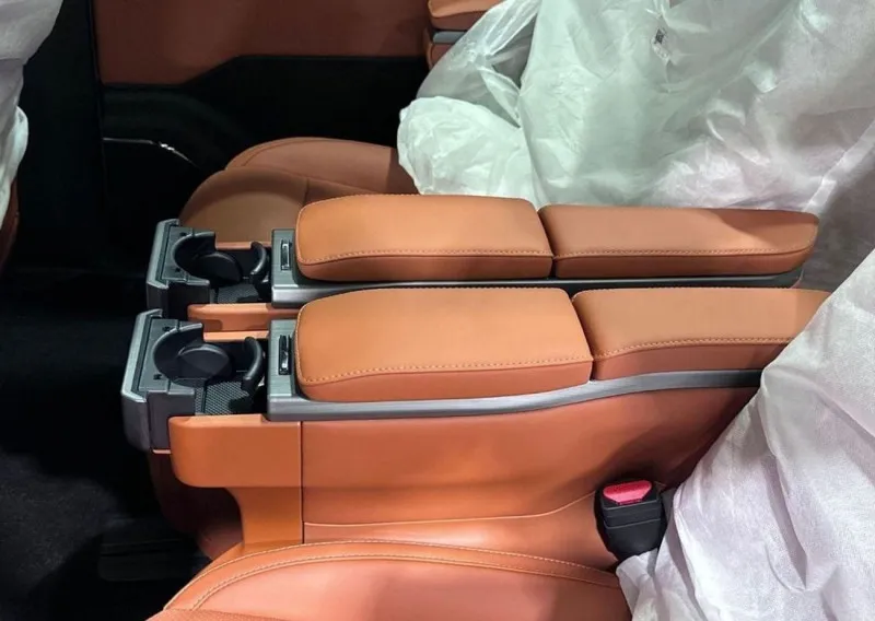 2025 ROX 01 1.5 Litres 4 Cylinders Hybrid Engine White Orange SUV Automatic