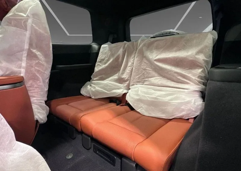 2025 ROX 01 1.5 Litres 4 Cylinders Hybrid Engine White Orange SUV Automatic